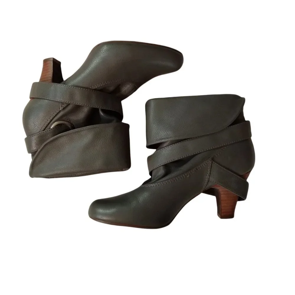 Report genuine leather grey ankle boots heeled with strap size 7.5
